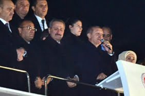 Devletin tepesinde deprem