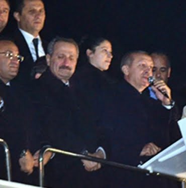 Devletin tepesinde deprem