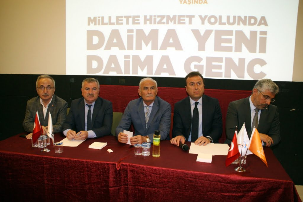 Yılmaz, Sorunları halının altına süpürmeyi ret edenlerdeniz