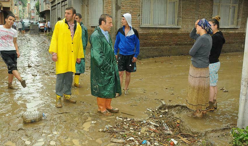 Samsun'da sel felaketinden sonra vatandaşlar