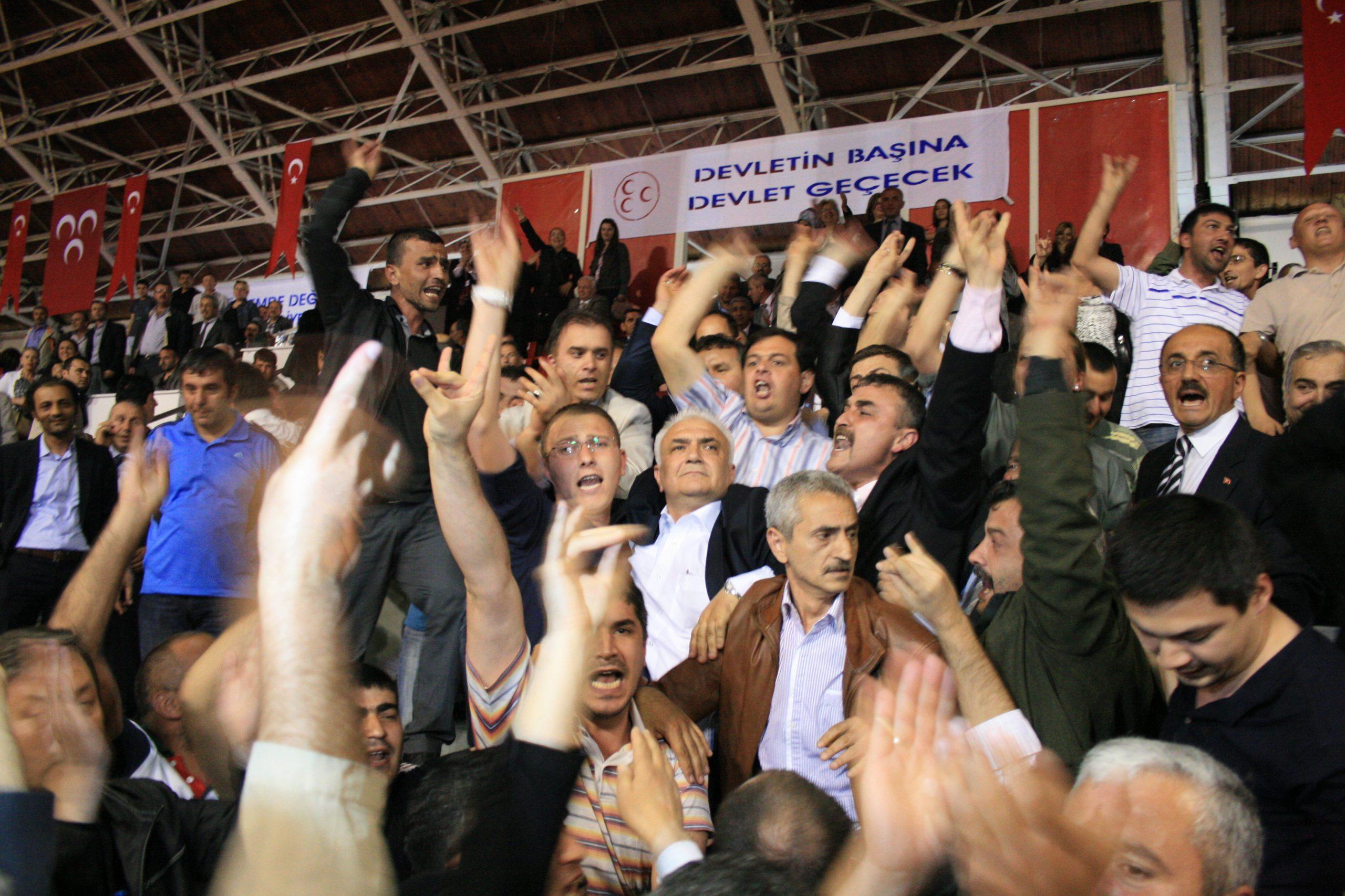 Ak Kurtlar yuvaya dönecek