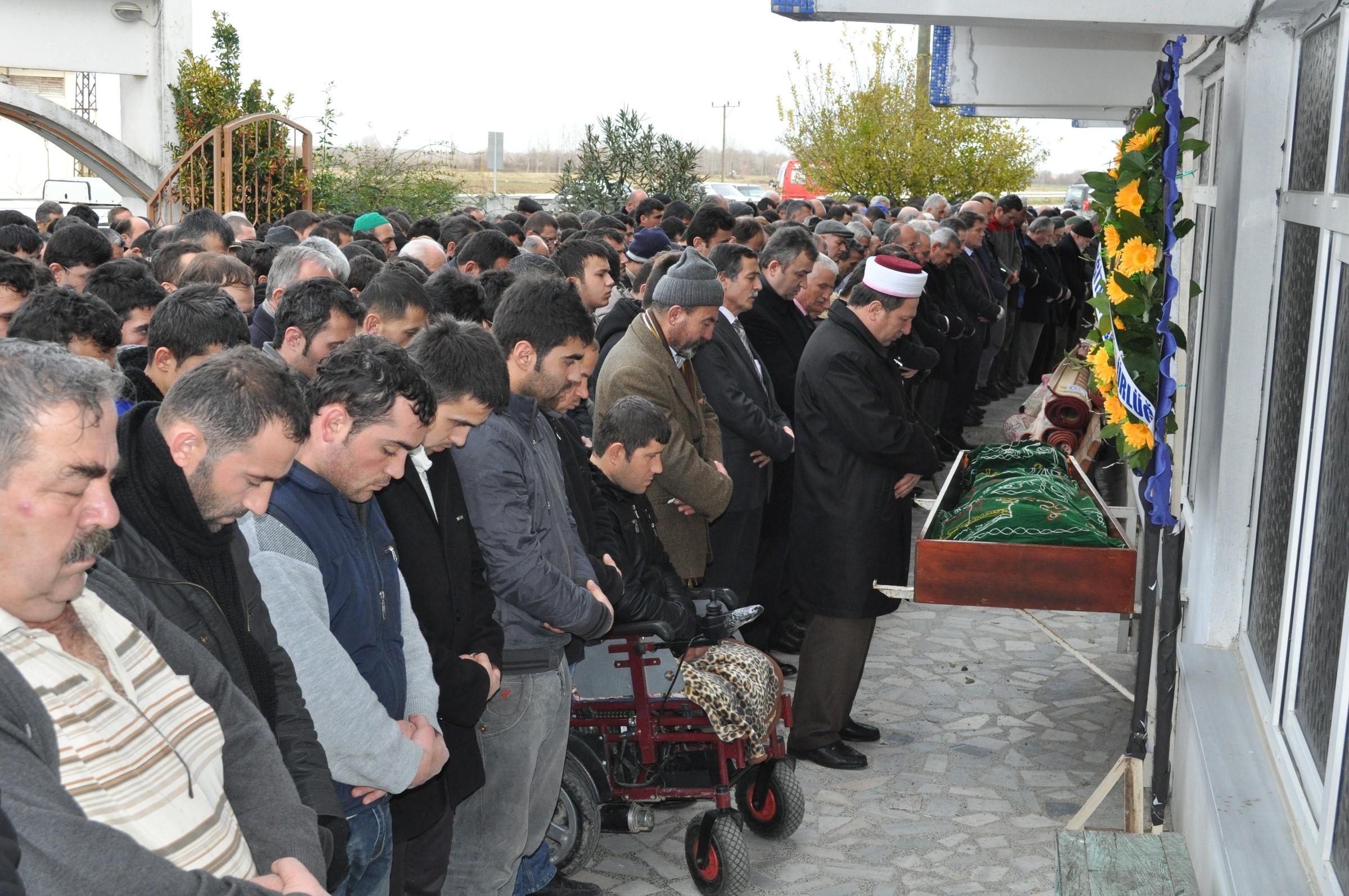 İŞ KAZASINDA ÖLEN ÖĞRENİ TOPRAĞA VERİLDİ (AHMET ŞÜKRÜ ULUÇAY/SAMSUN-IHA)