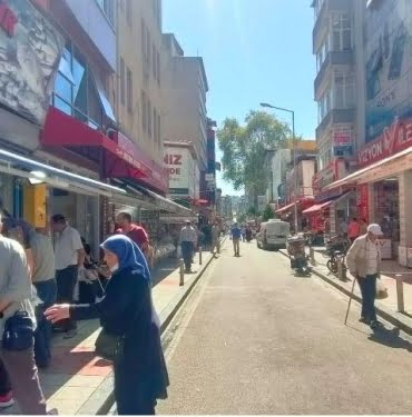 Saathane Meydanı'nda iş yerleri yıkılıyor!