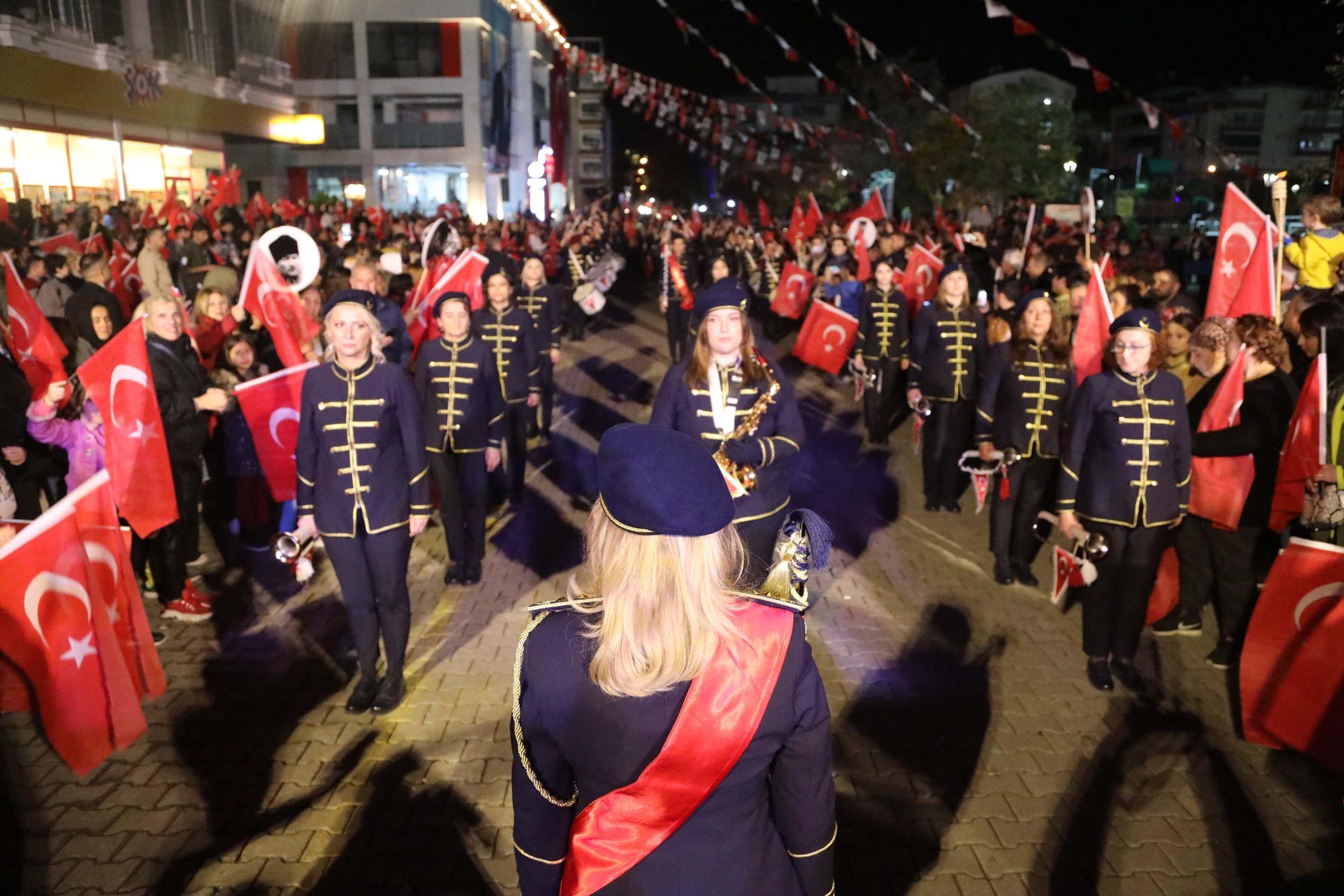 Atakum'da Cumhuriyet bir başka kutlandı 