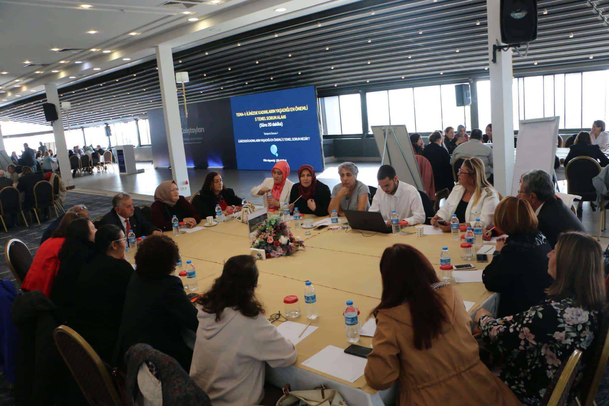 İYİ Parti, kadınların dertlerini dinledi