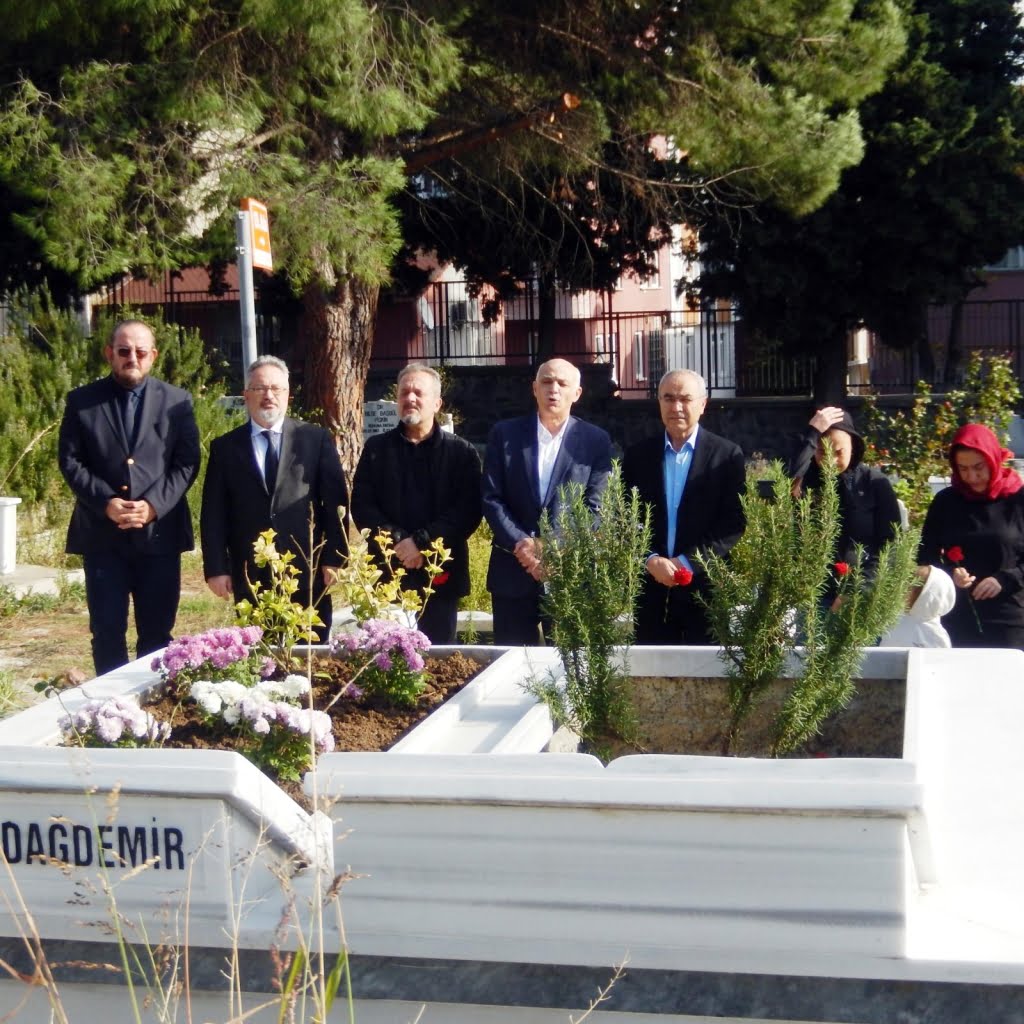 Öldürülen Dr. Dağdemir mezarı başında anıldı