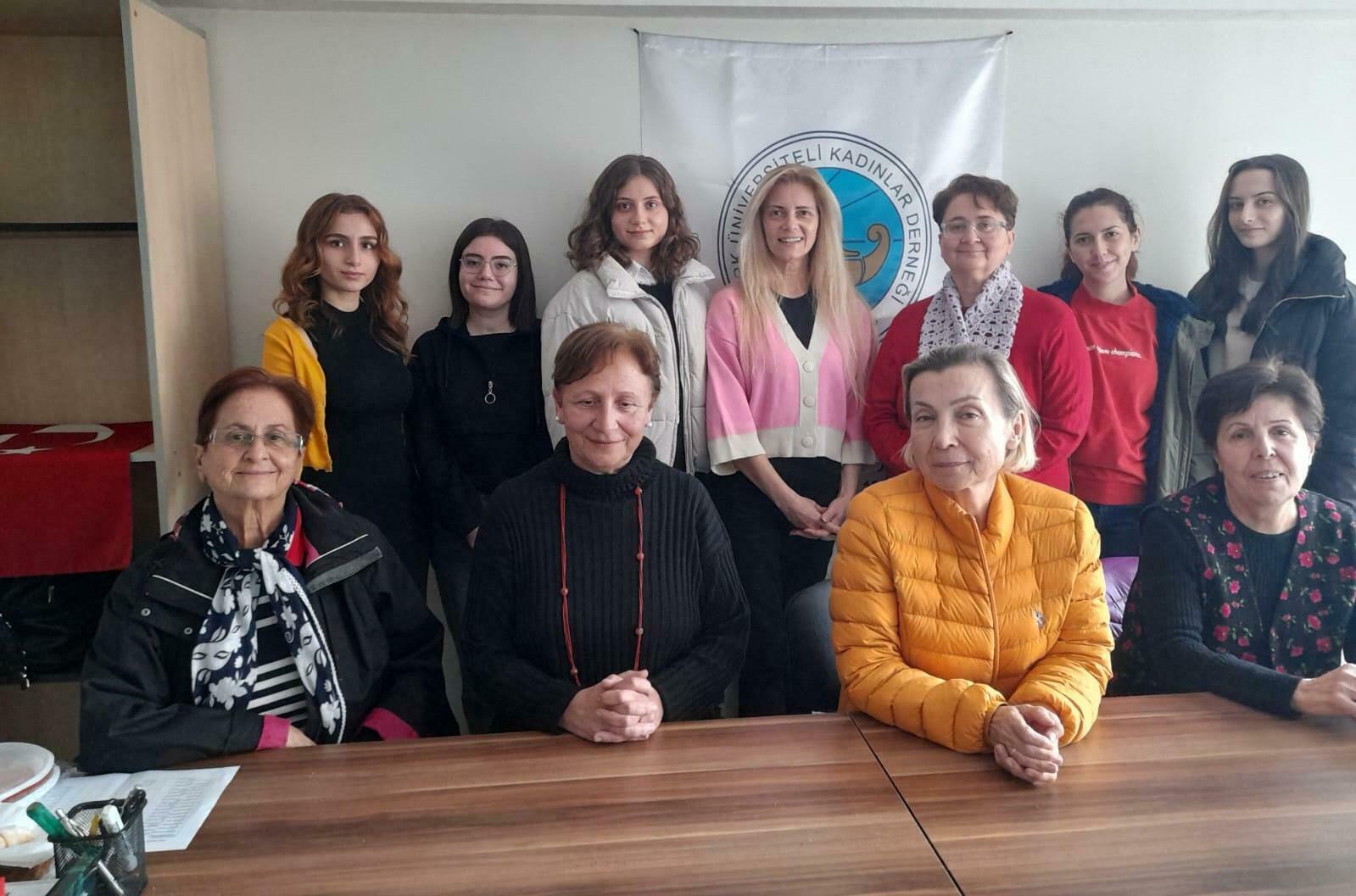 Üniversiteli kadınların mücadelesi sürüyor