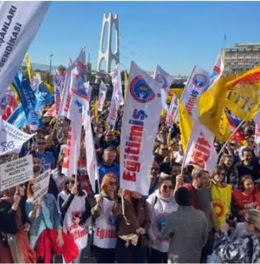 Eğitim sendikalarında istifa depremi