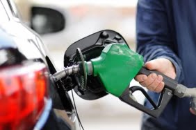 Benzine büyük zam