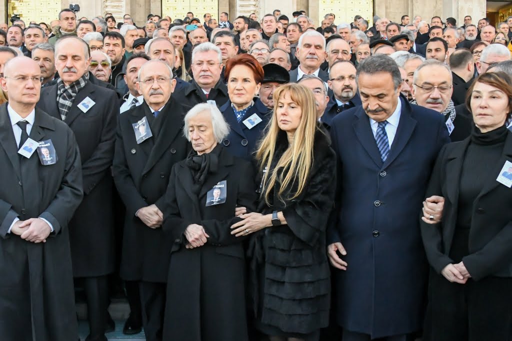 Deniz Baykal Ankara’da son yolculuğuna uğurlandı