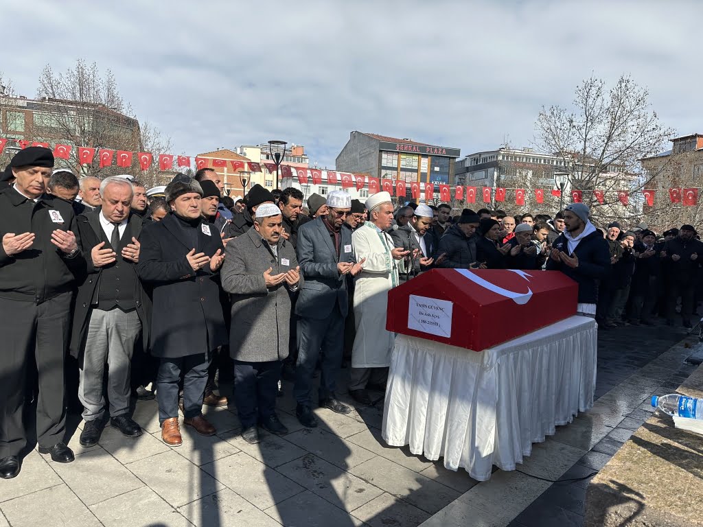 Depremde şehit olan Samsunlu Astsubay toprağa verildi