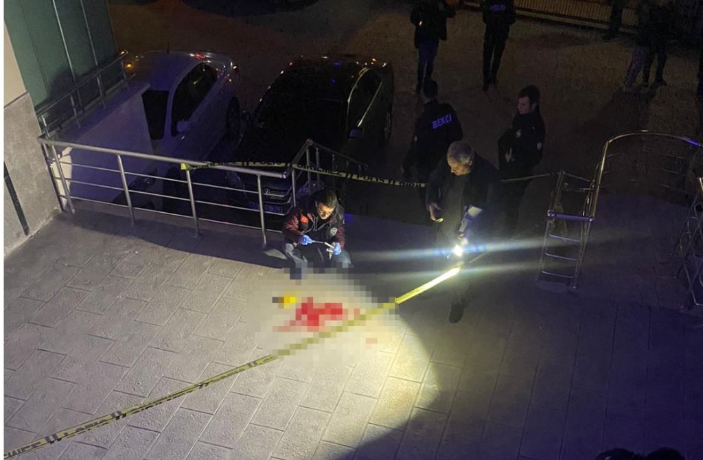Samsun'da bir genç kendini 10. kattan attı 