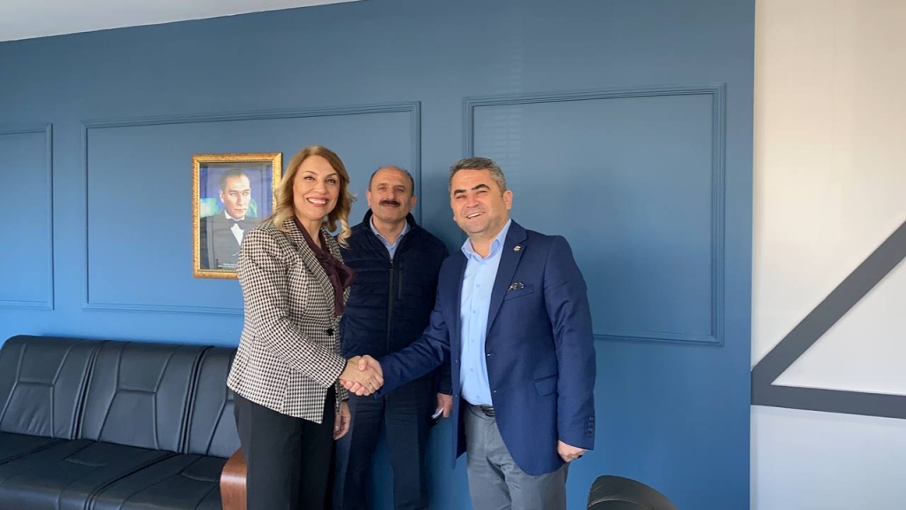 İYİ Partili Birsen Öztürk: Esnafımızın yüzü bizimle gülecek… Az kaldı!