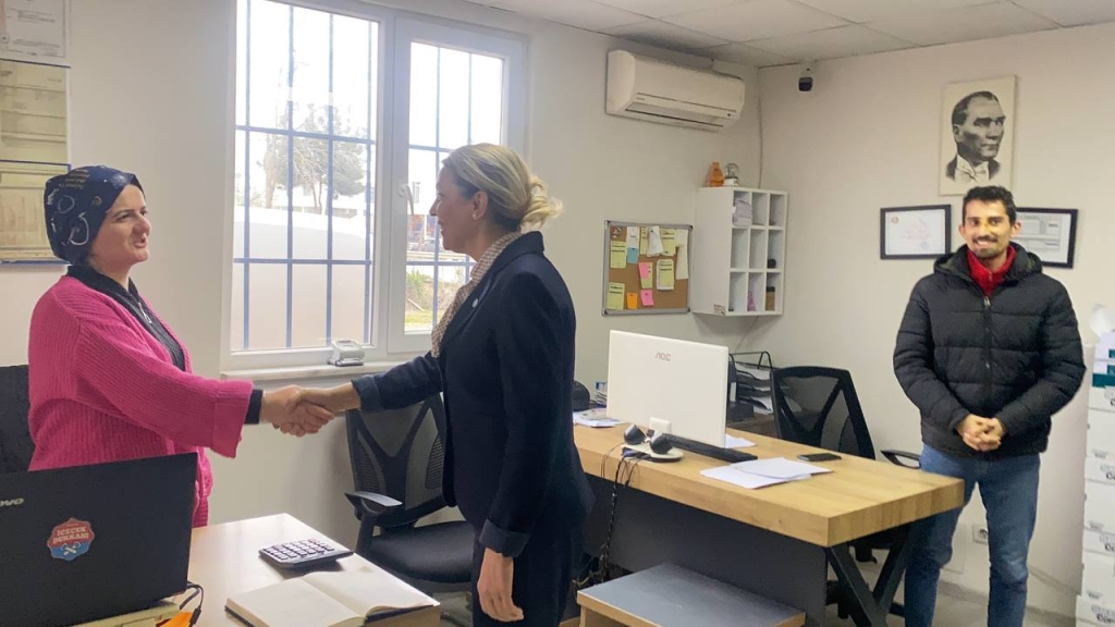 İYİ Partili Birsen Öztürk: Esnafımızın yüzü bizimle gülecek… Az kaldı!