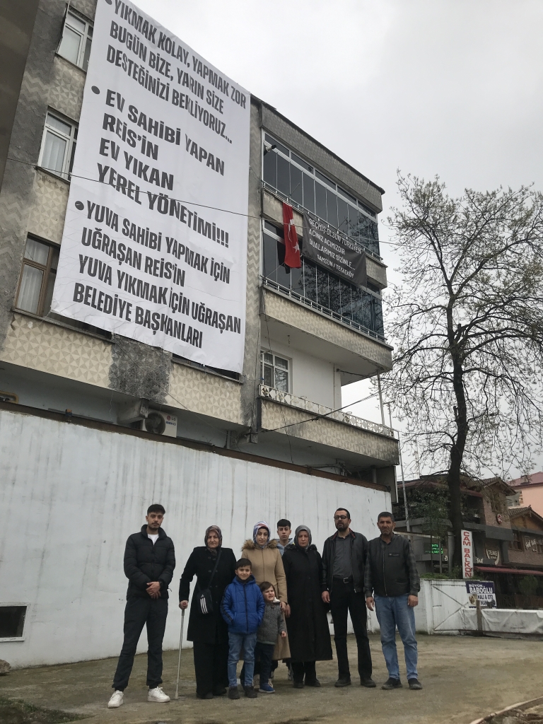 EV SAHİBİ YAPAN REİS’İN EV YIKAN YEREL YÖNETİMİ