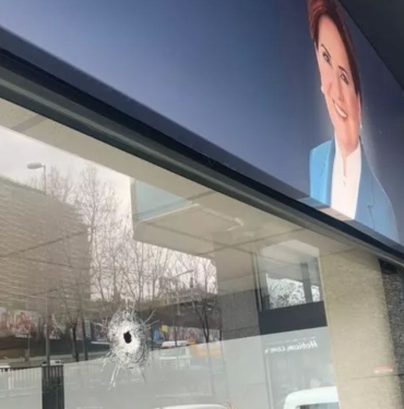 İYİ Parti İstanbul İl Başkanlığı kurşunlandı!