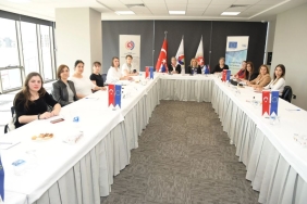Samsunlu kadınlar, “Afet ve Kadın” paneline katıldı