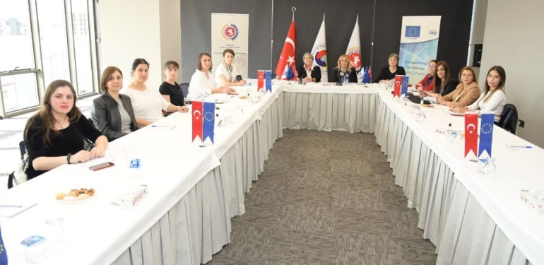 Samsunlu kadınlar, “Afet ve Kadın” paneline katıldı