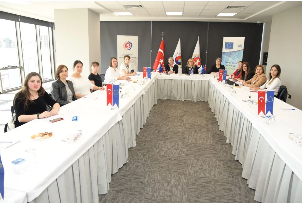 Samsunlu kadınlar, “Afet ve Kadın” paneline katıldı