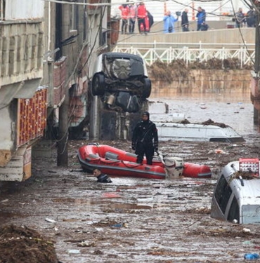 Şanlıurfa ve Adıyaman'da sel felaketi