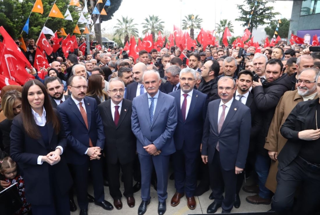 AK Parti Samsun Adayları Yola Çıktı
