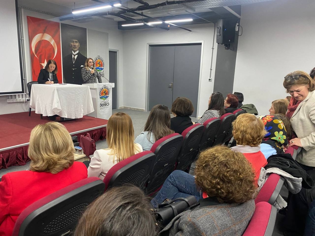 İYİ Partili Birsen Öztürk’ten kadın sorunu yok çıkışı 