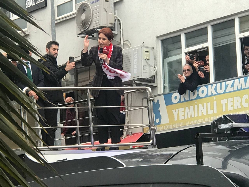 Meral Akşener, Samsun'da Vatandaşlara Seslendi