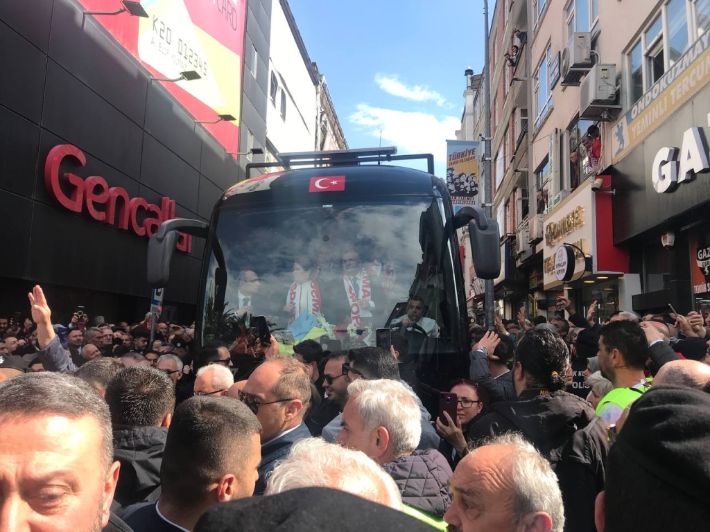 Meral Akşener, Samsun'da Vatandaşlara Seslendi
