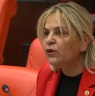 Neslihan Hancıoğlu'ndan vakıf tepkisi