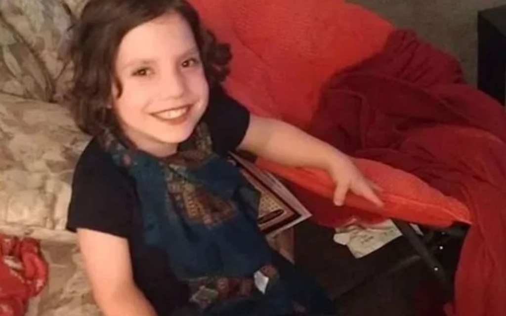 Evlat Edindikleri Çocuk, Cüce Kadın Çıktı…