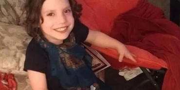 Evlat Edindikleri Çocuk, Cüce Kadın Çıktı…