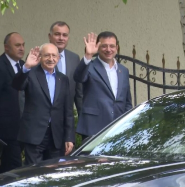 Hiçbir Şey Olmamış Gibi Davranamayız