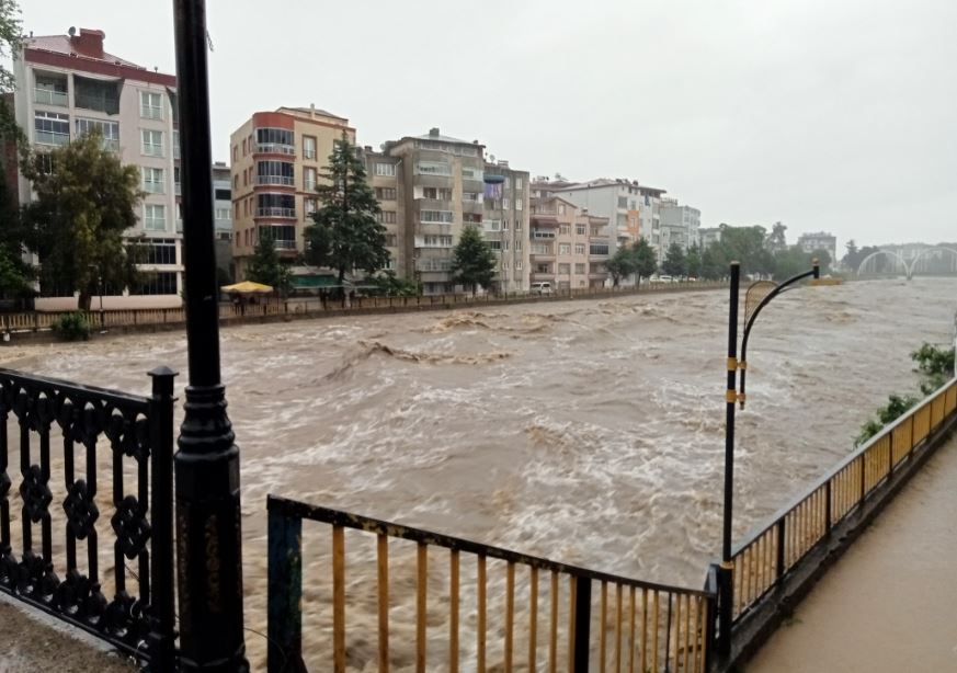 Samsun'da Terme Deresi Taştı