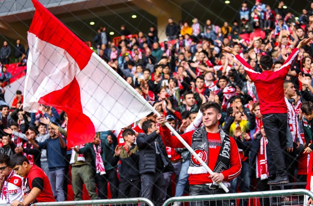 Samsunspor Yönetiminden Taraftara Mesaj