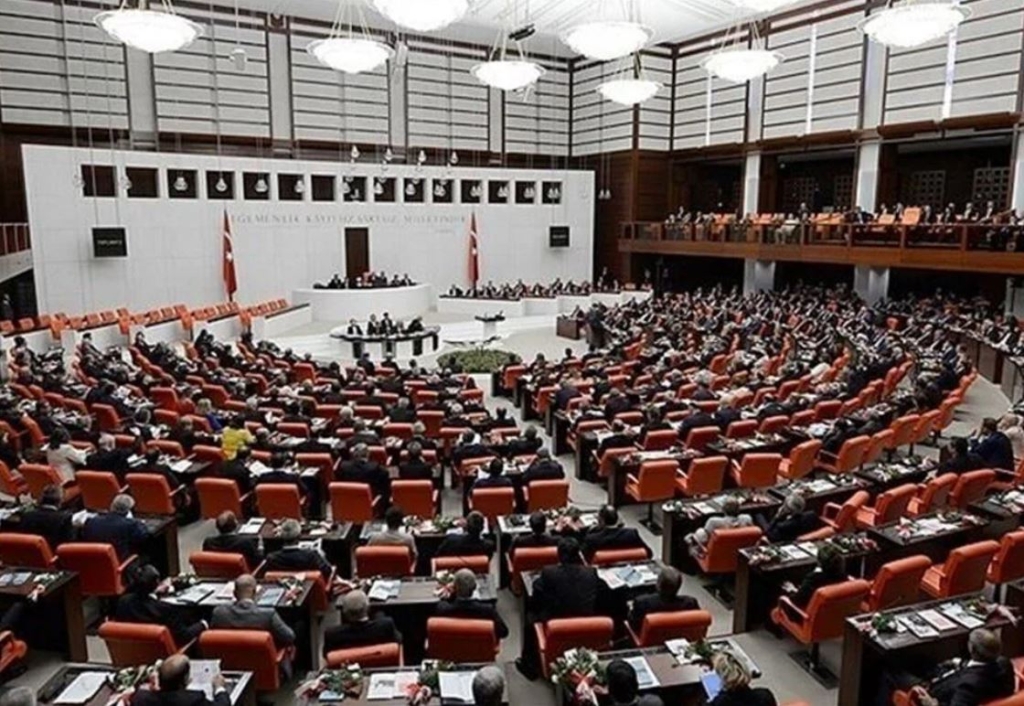 Samsun'un 9 Vekilinden 5'ine Komisyonda Görev