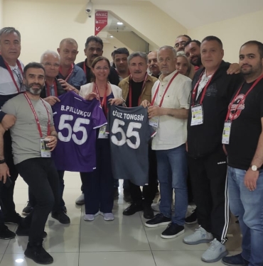 TSYD Yönetimine Forma Teşekkürü