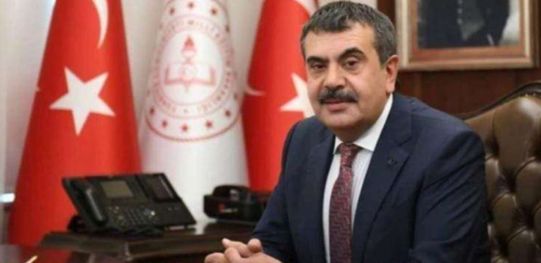 Bakan Tekin'in 'Kız Okulları' Çıkışına Sert Tepki