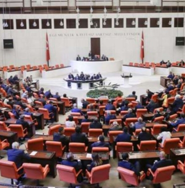 Memur ve Emekli Maaşlarına Yapılacak Zam Teklifi Kabul Edildi