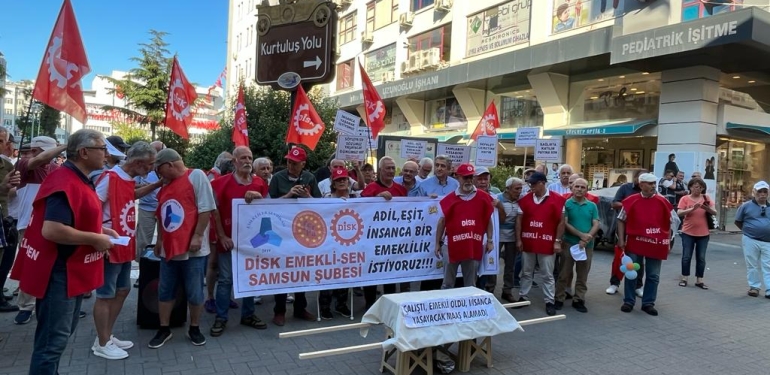 Samsun'da Emekliler İsyanda