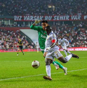 Samsunspor Sahadan Yenik Ayrıldı