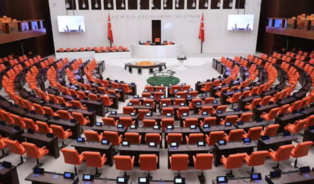 Meclis Pazar Günü Açılıyor