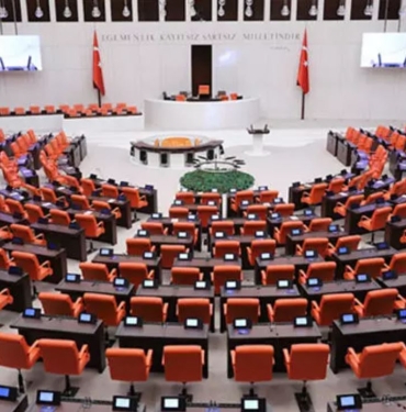 Meclis Pazar Günü Açılıyor