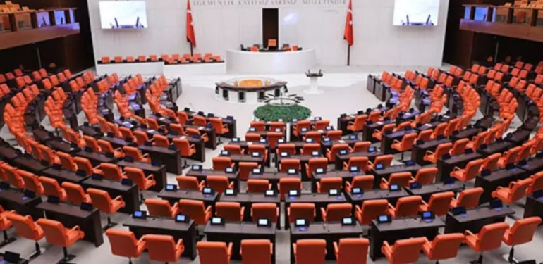 Meclis Pazar Günü Açılıyor
