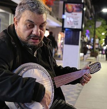 Samsun Sokaklarının 'Cümbüşçü Hasan'ı Zor Günler Yaşıyor