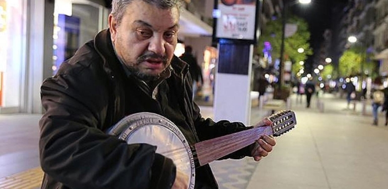 Samsun Sokaklarının 'Cümbüşçü Hasan'ı Zor Günler Yaşıyor