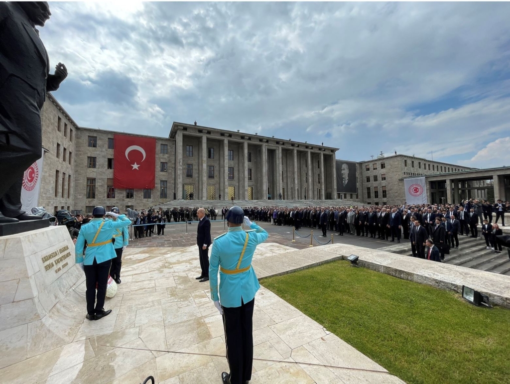 Meclis Açıldı
