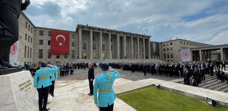 Meclis Açıldı