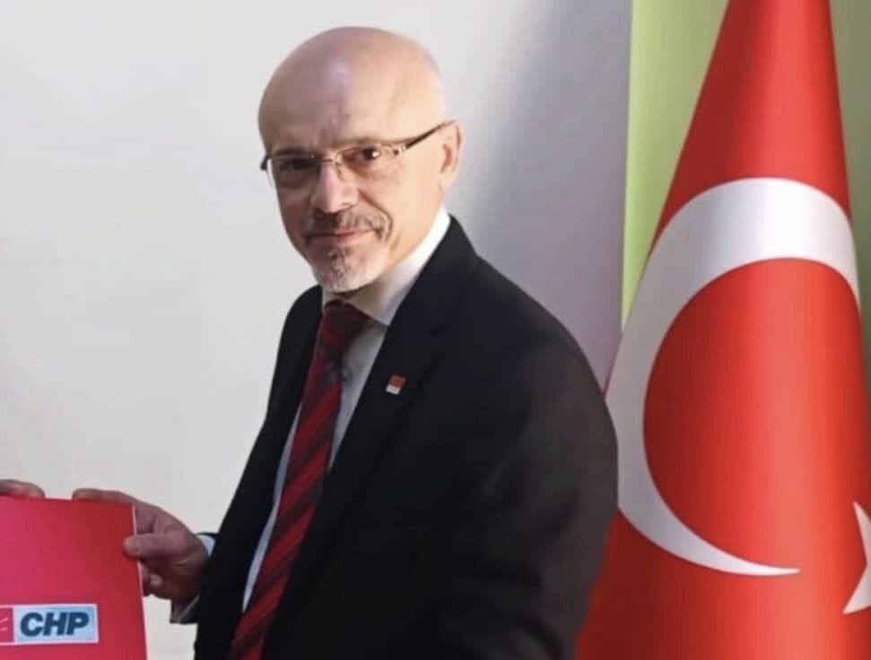 Mehmet Özdağ