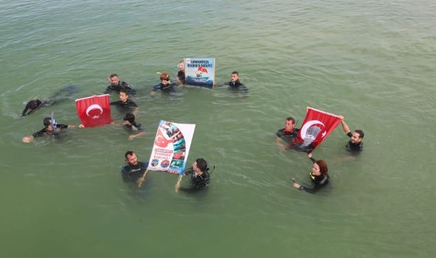 Samsun’da ‘Cumhuriyet’e Derinden Bağlıyız’ Dalışı