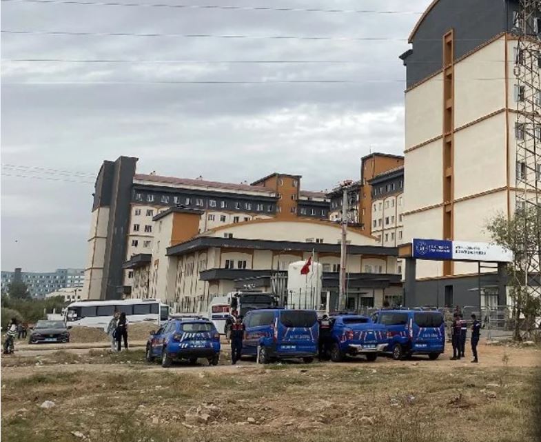 KYK Yurdunda 16 Öğrenciyi Taşıyan Asansör Düştü